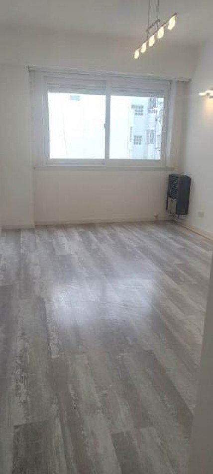 2 am a la calle con balcon y dependencia Belgrano 2350