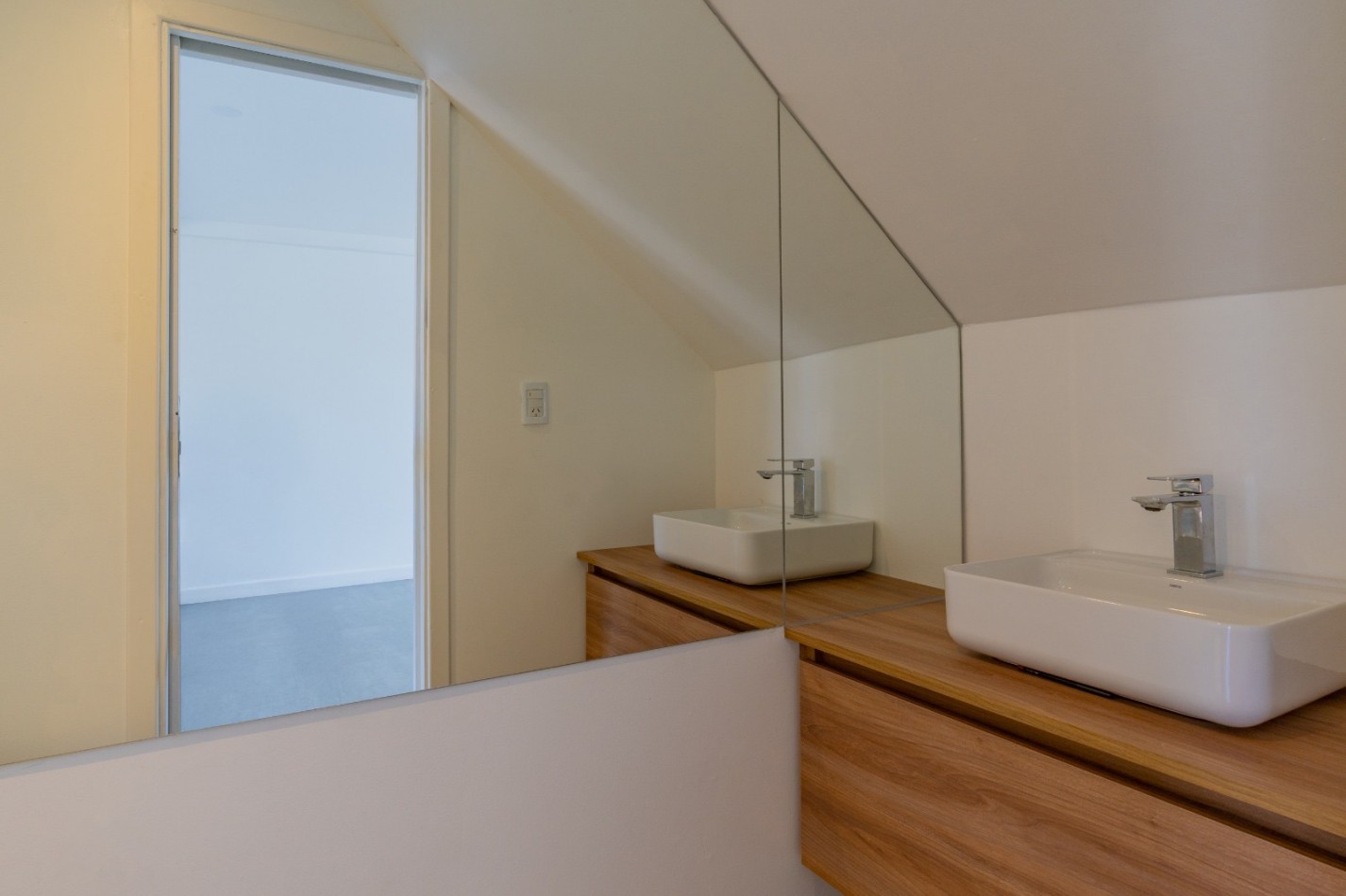 Dto 3 amb al frente c/cochera Brandsen 4210