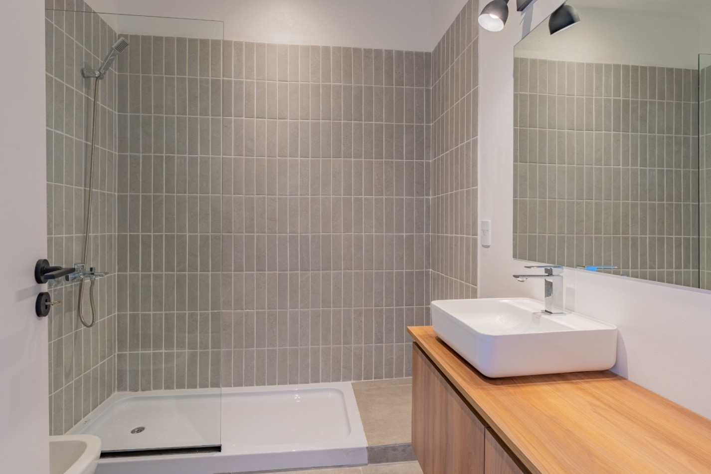 Dto 3 amb al frente c/cochera Brandsen 4210