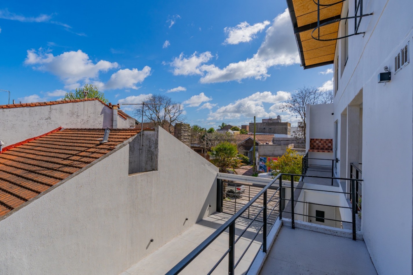 Dto 3 amb al frente c/cochera Brandsen 4210