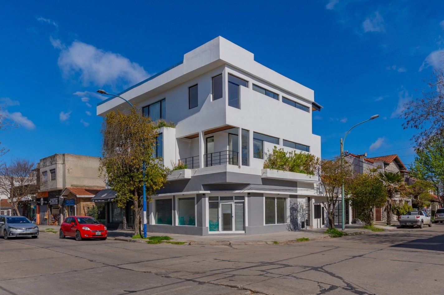 Dto 3 amb al frente c/cochera Brandsen 4210