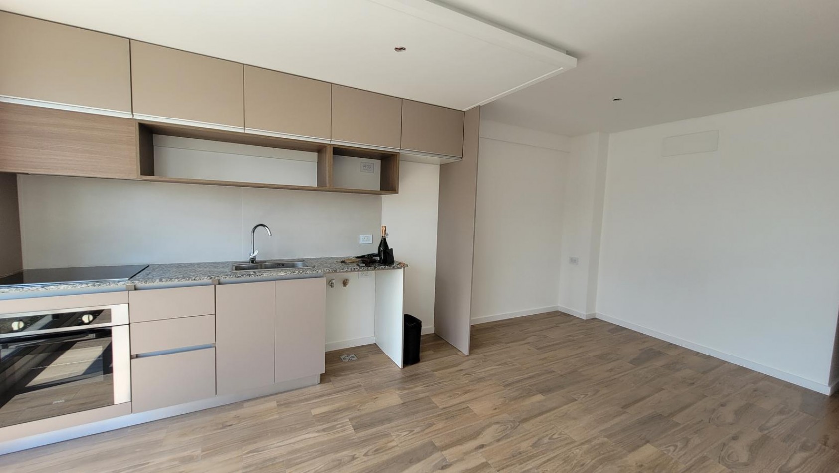 Monoambiente a estrenar Garay 3451