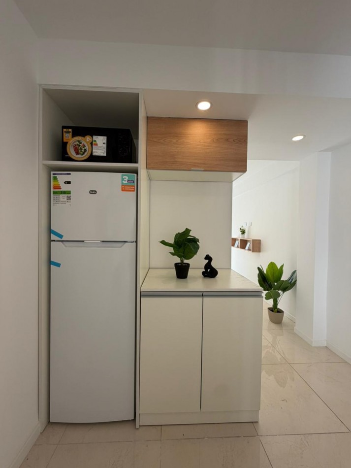 Amb y medio con balcon Bolivar 2672