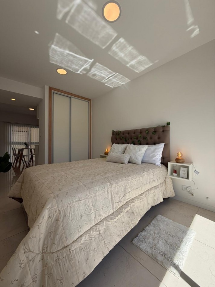 Amb y medio con balcon Bolivar 2672