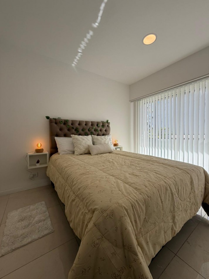 Amb y medio con balcon Bolivar 2672