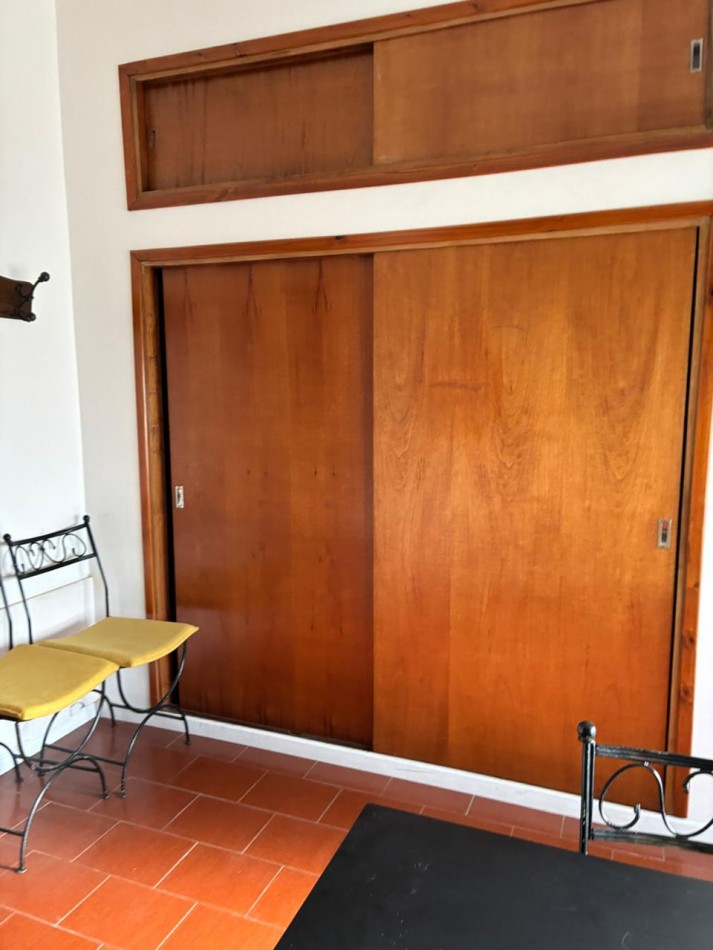 Chalet con local en San Jose. España y Quintana