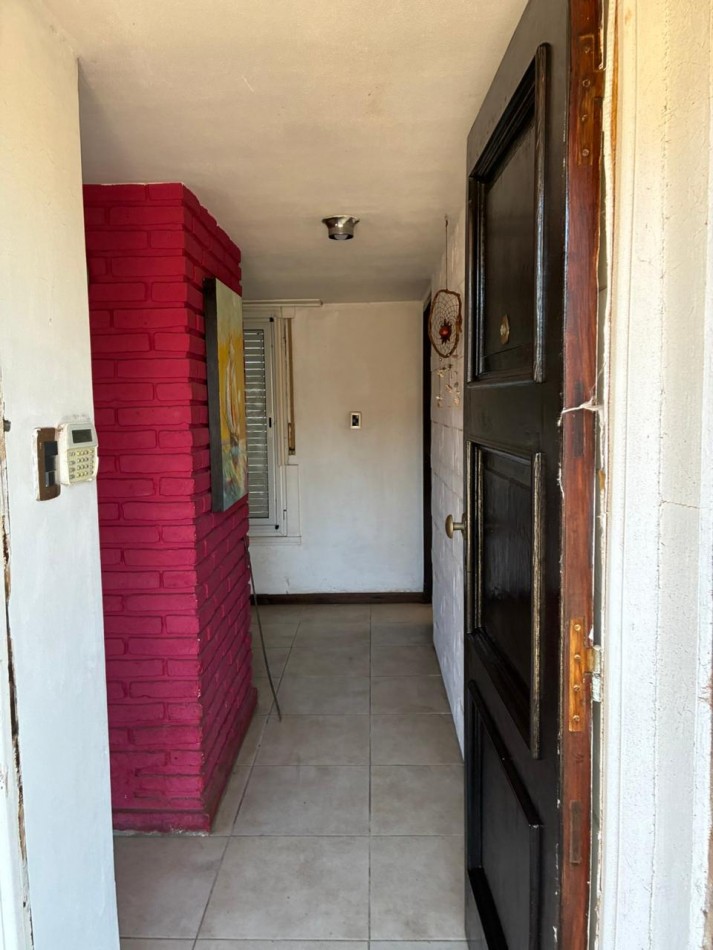 Chalet con local en San Jose. España y Quintana