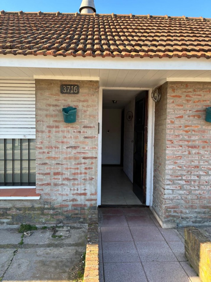 Chalet con local en San Jose. España y Quintana