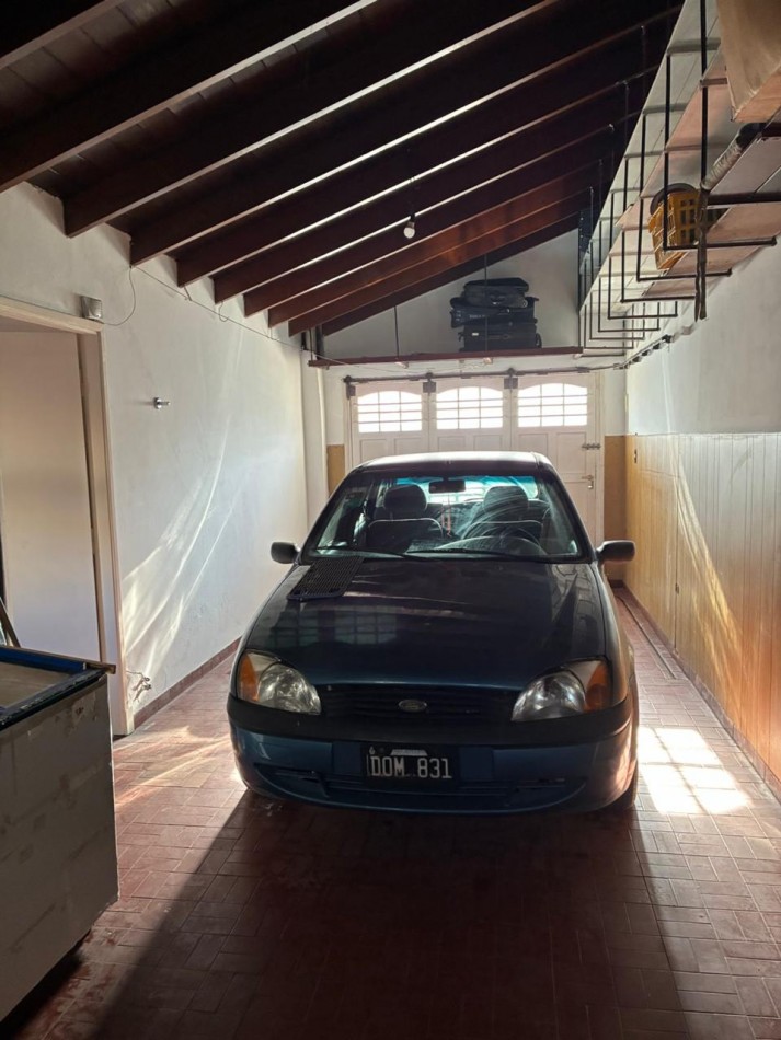Chalet con local en San Jose. España y Quintana