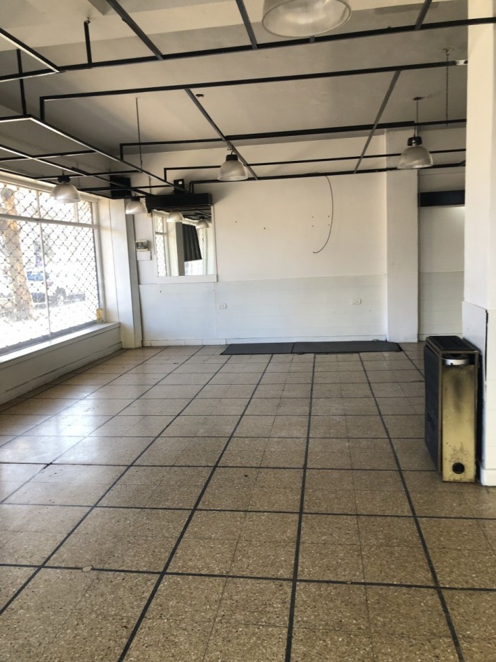 Local Luro y Olazabal 100m2